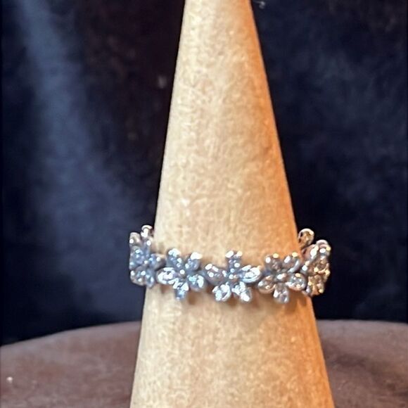 Daisy Flower Ring by PANDORA in 925 Sterling Silver Sz 8 - Picture 3 of 8